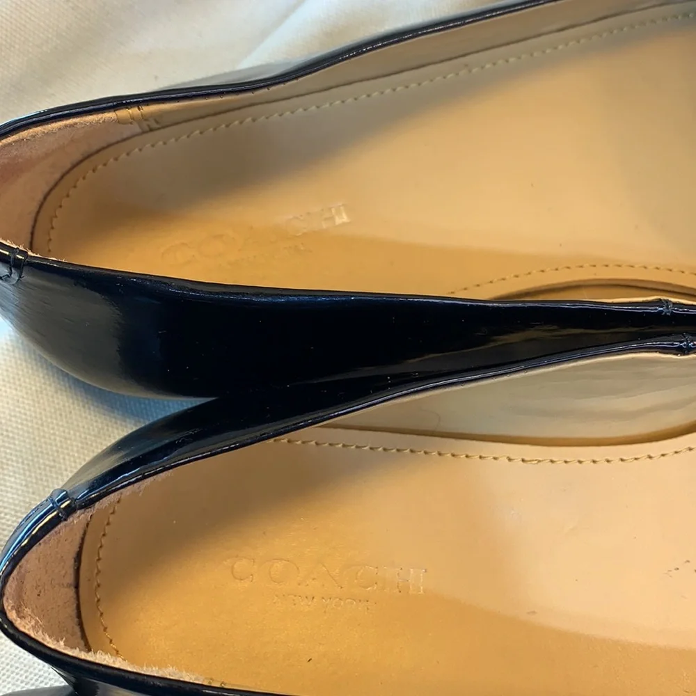 Coach almost NEW leather loafers/flats worn once